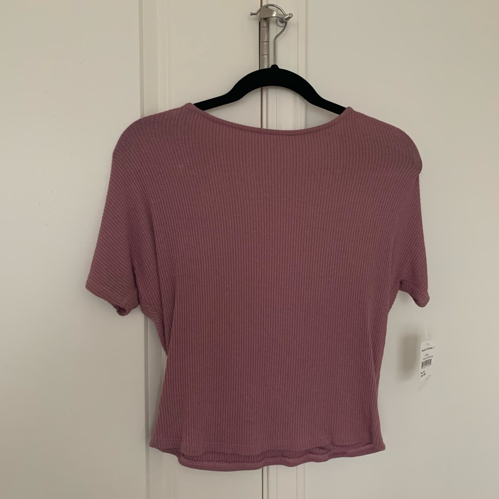 mauve open back tshirt
